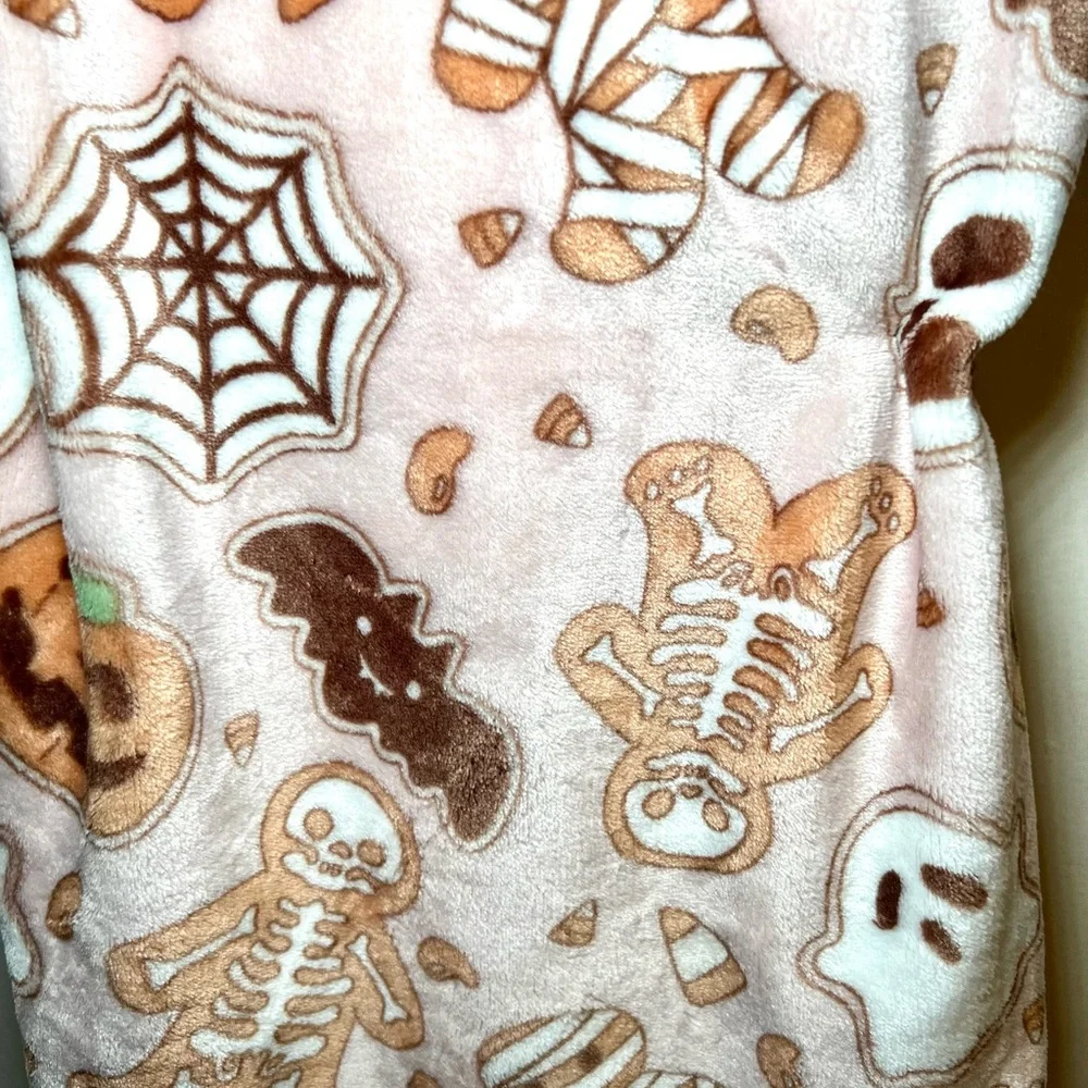 Halloween Gingerbread Cookies Plush Throw Blanket Skeletons Ghost Bat Pumpkins